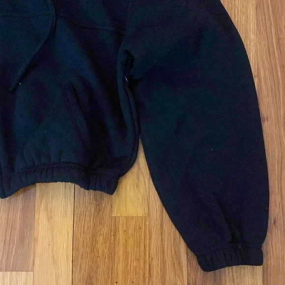 NWT Onzie Women’s Black Cropped Zip Up Hoodie Size M/L - Picture 3 of 10